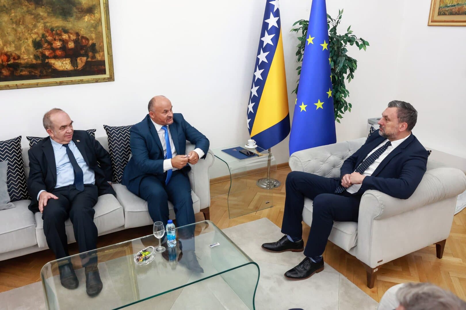 Konaković s ambasadorima BiH iz Irana i Izraela nakon evakuacije - slika 1