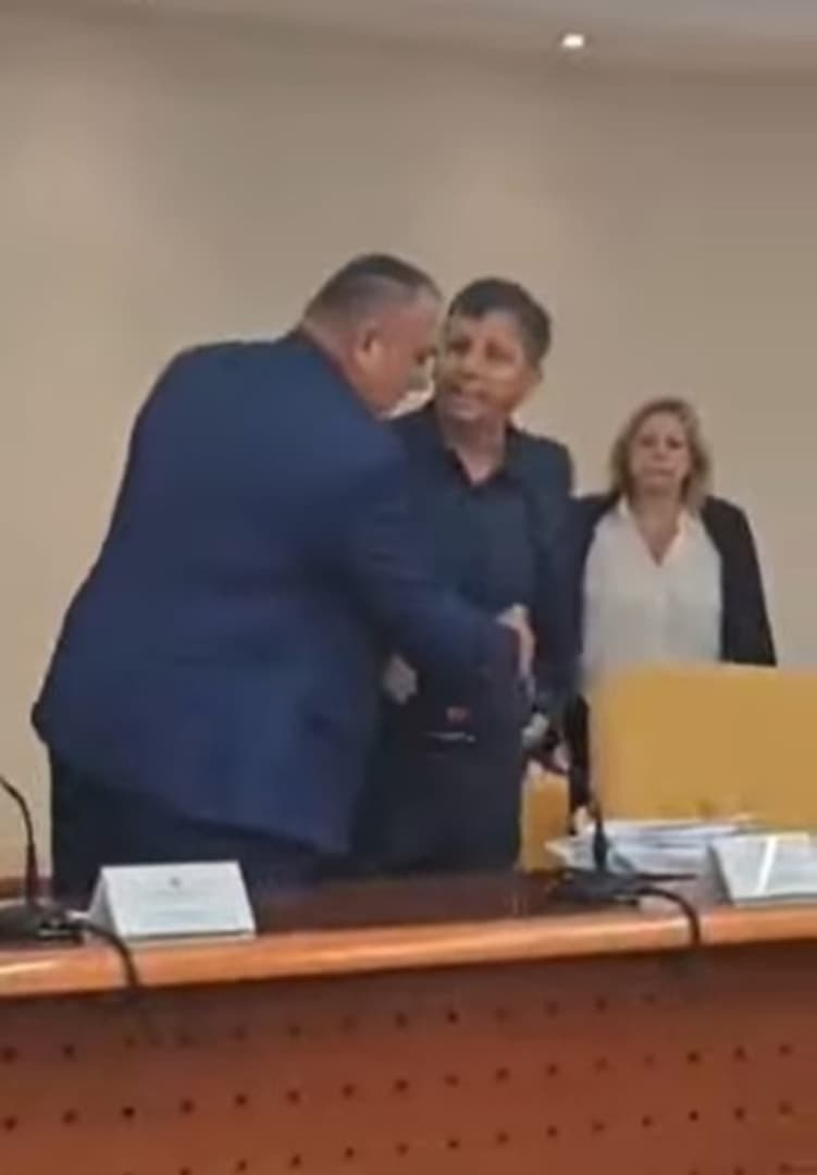 Stevandić ponovo izbacio Vukanovića: "Rado vrijeđa, ruši stolice, osuđivan za laži" - slika 1