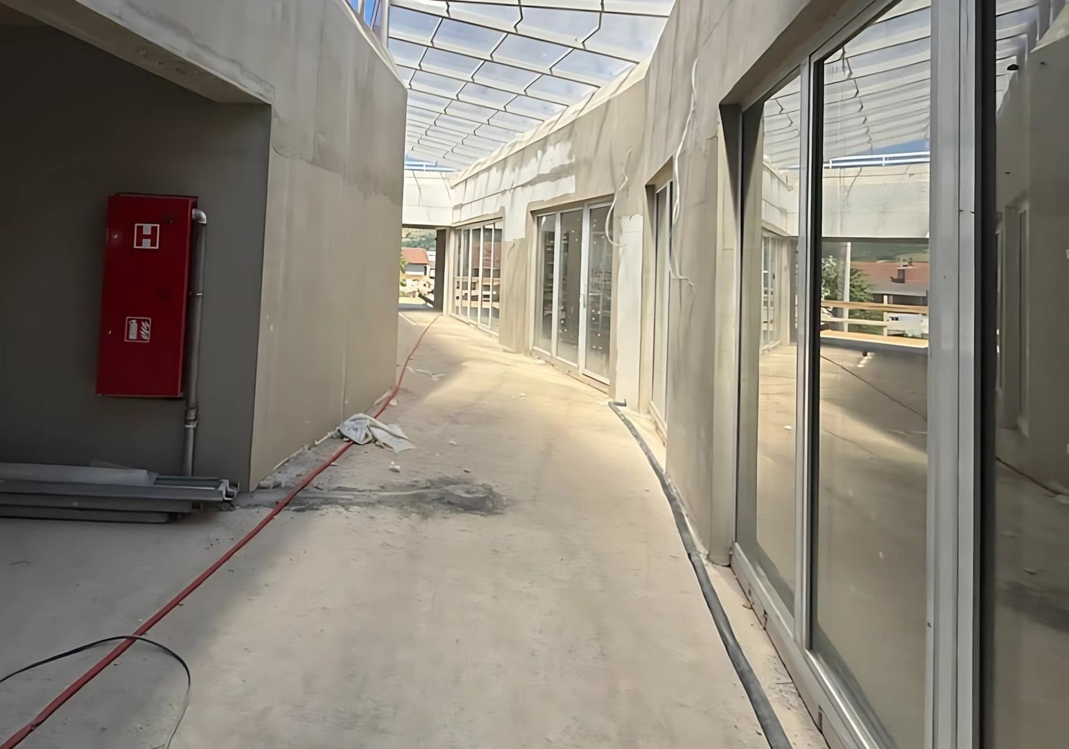 Poslovni prostori i garaže u centru Ilijaša: Posljednja prilika za kupovinu! - slika 7