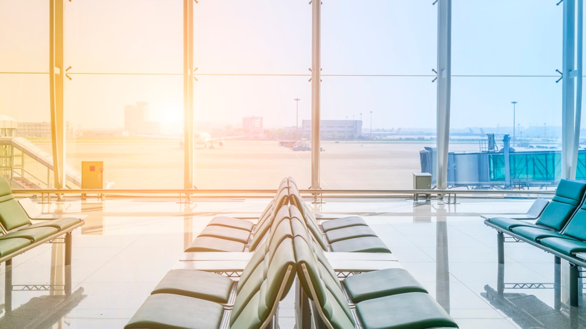 Inovacije: Od sada je moguće pušenje cigareta i na aerodromu... - slika 1