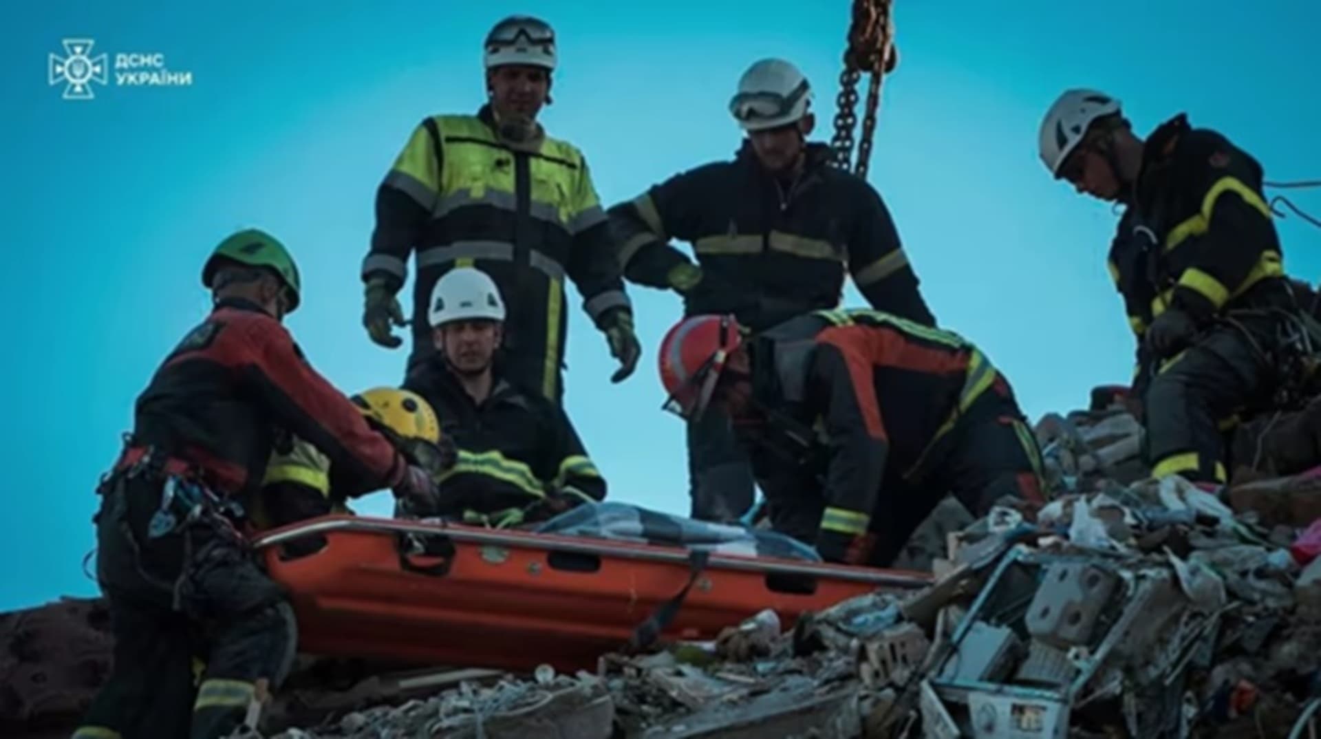 U ruskom napadu na Kijev 23 mrtvih - slika 1