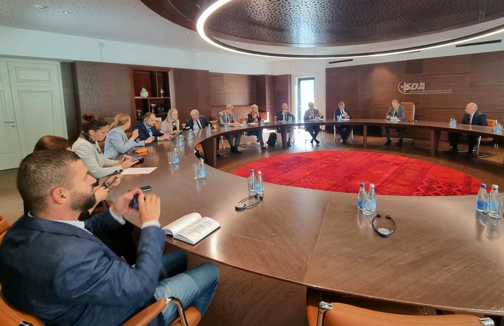 Izetbegović razgovarao sa delegacijom Evropskog parlamenta o evropskom putu BiH - slika 11