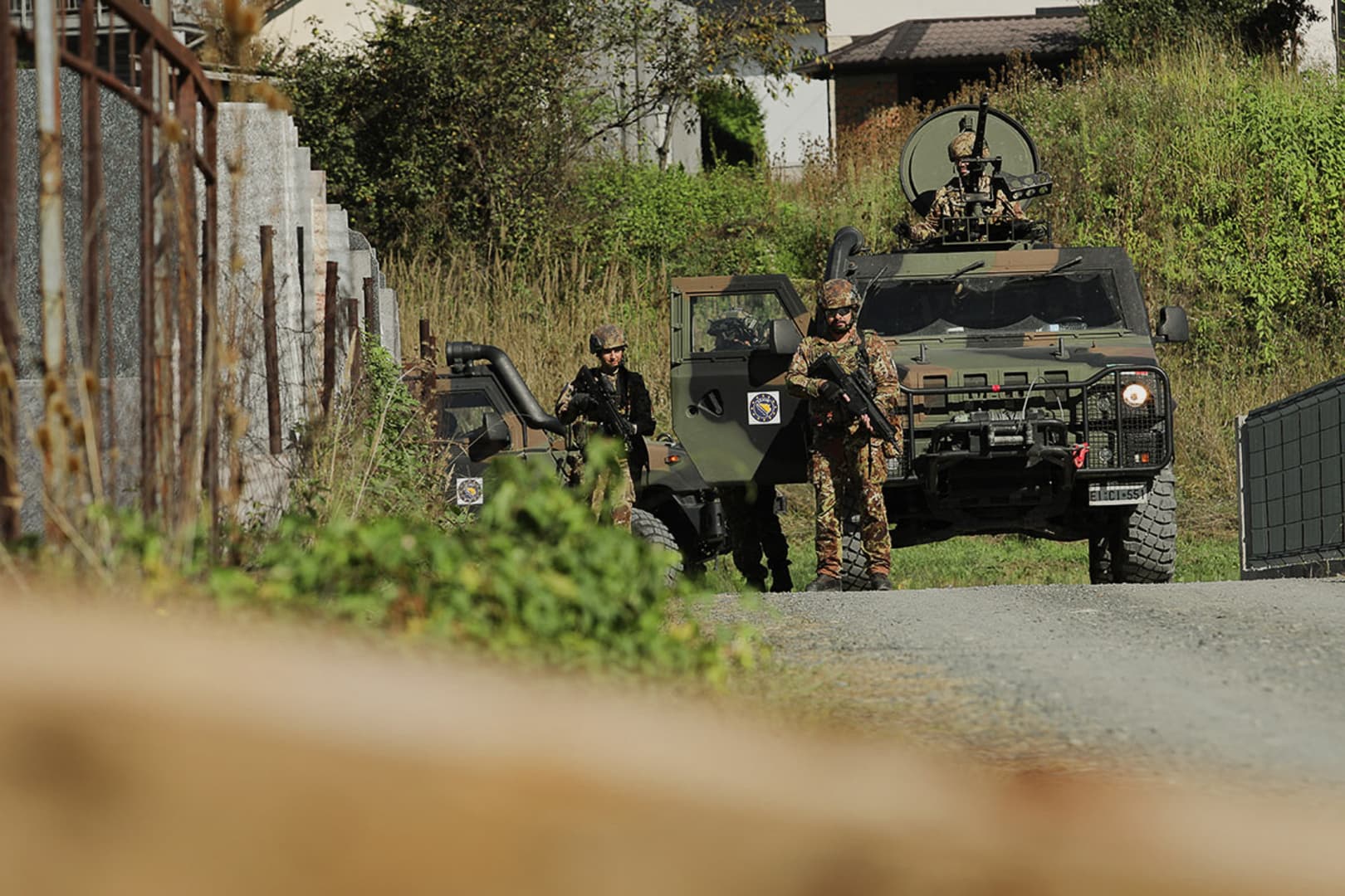 Počeli veliki manevri EUFOR-a: Razbijena "blokada" putnog pravca - slika 4