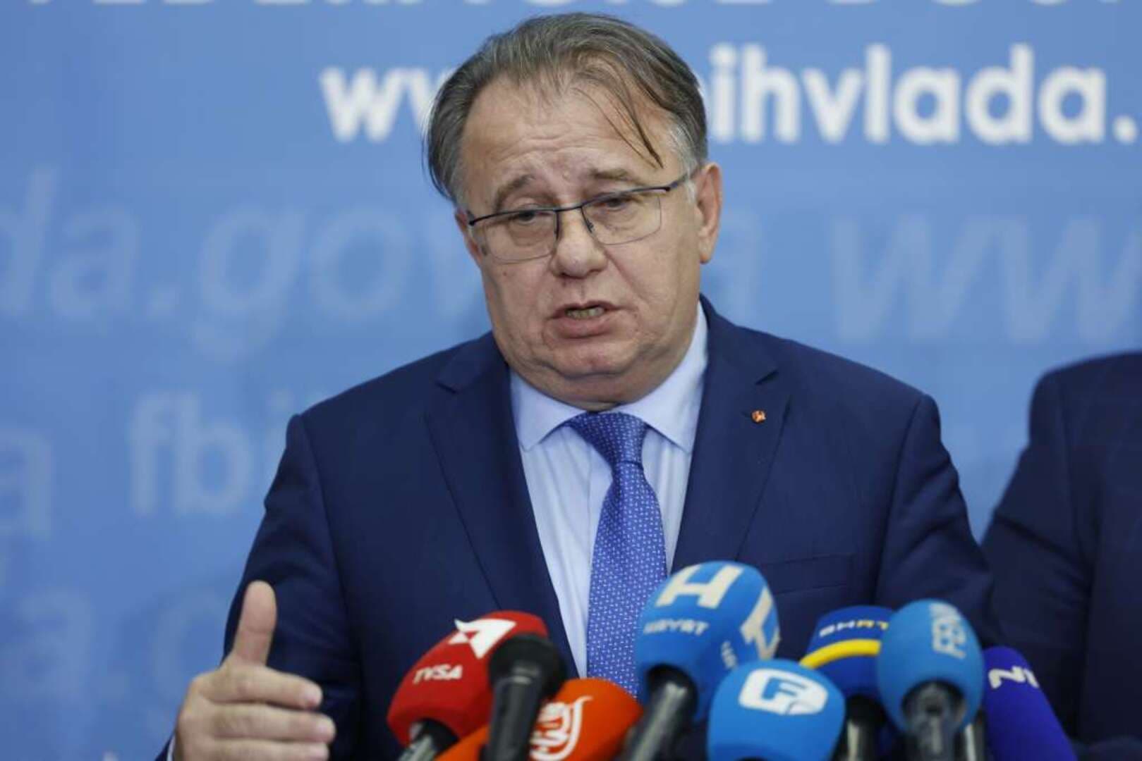 Nikšićevim autostazama revolucije - slika 1