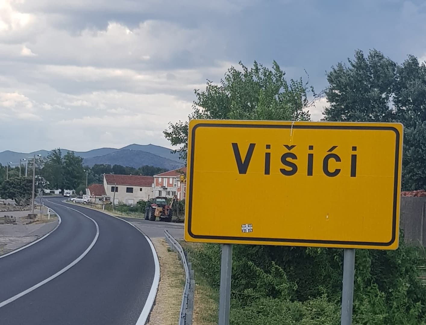 Rijedak politički presedan u BiH: U istom selu pet gradskih vijećnika  - slika 1