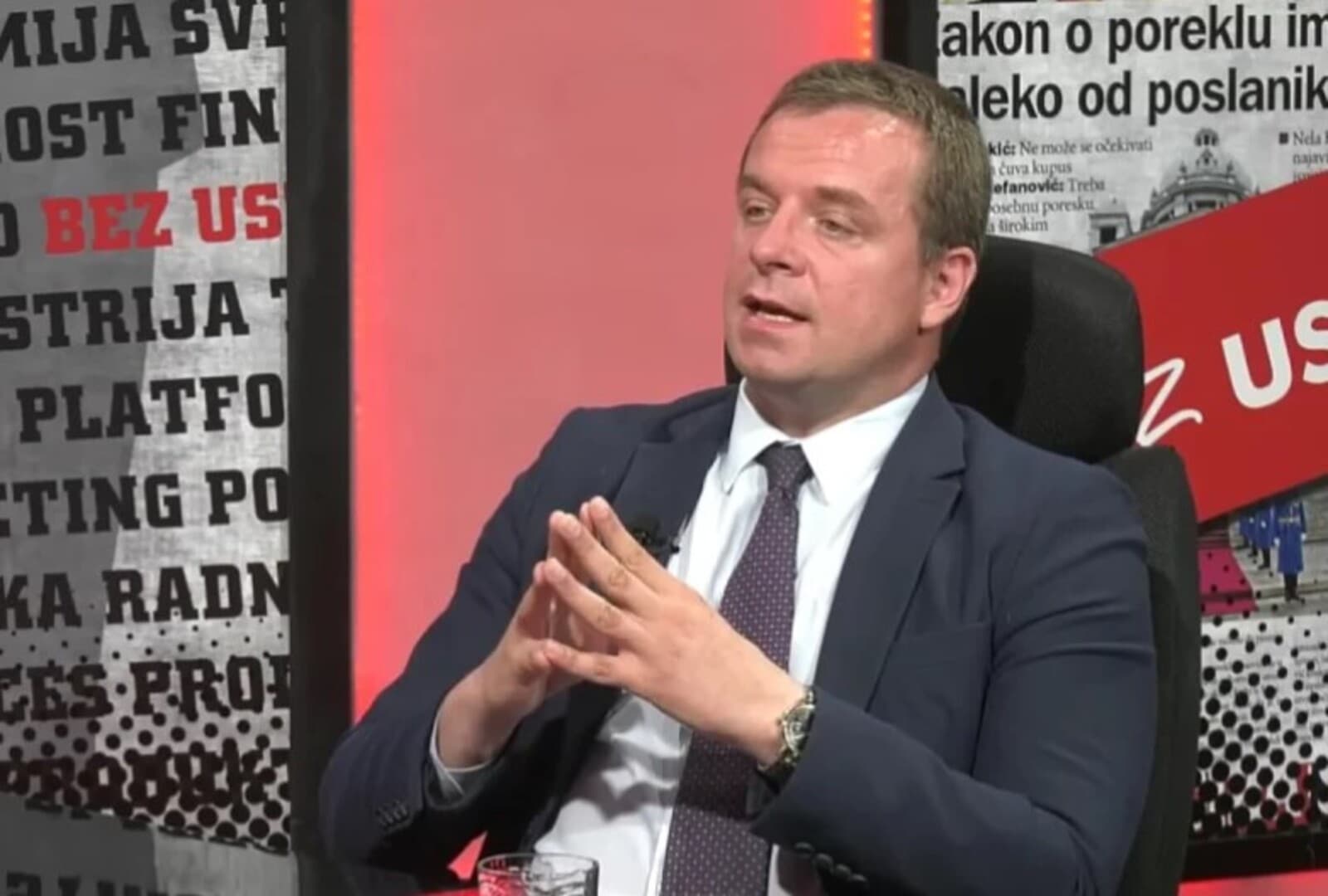 Beogradski advokat uhapšen zbog objava na X-u, tvrdio da je Vučić povezan sa "Sarajevo safarijem" - slika 1