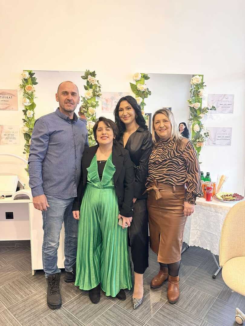 Danas je Ajla ostvarila san i otvorila svoj salon - slika 7