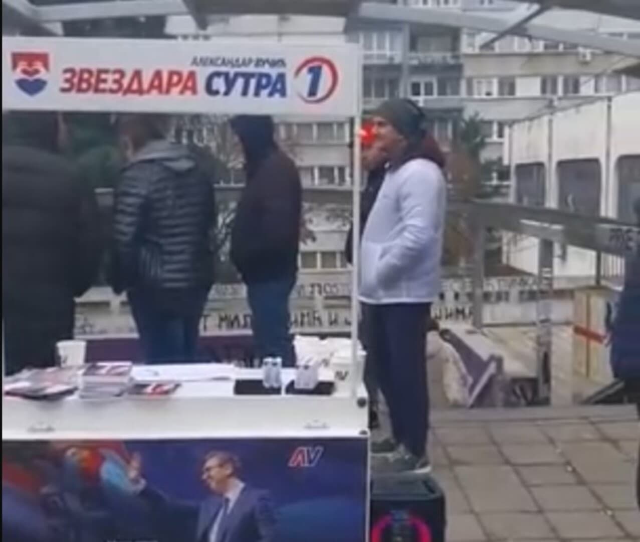 Na štandu Vučićevog SNS-a puštana Thompsonova pjesma "Čavoglave" - slika 1