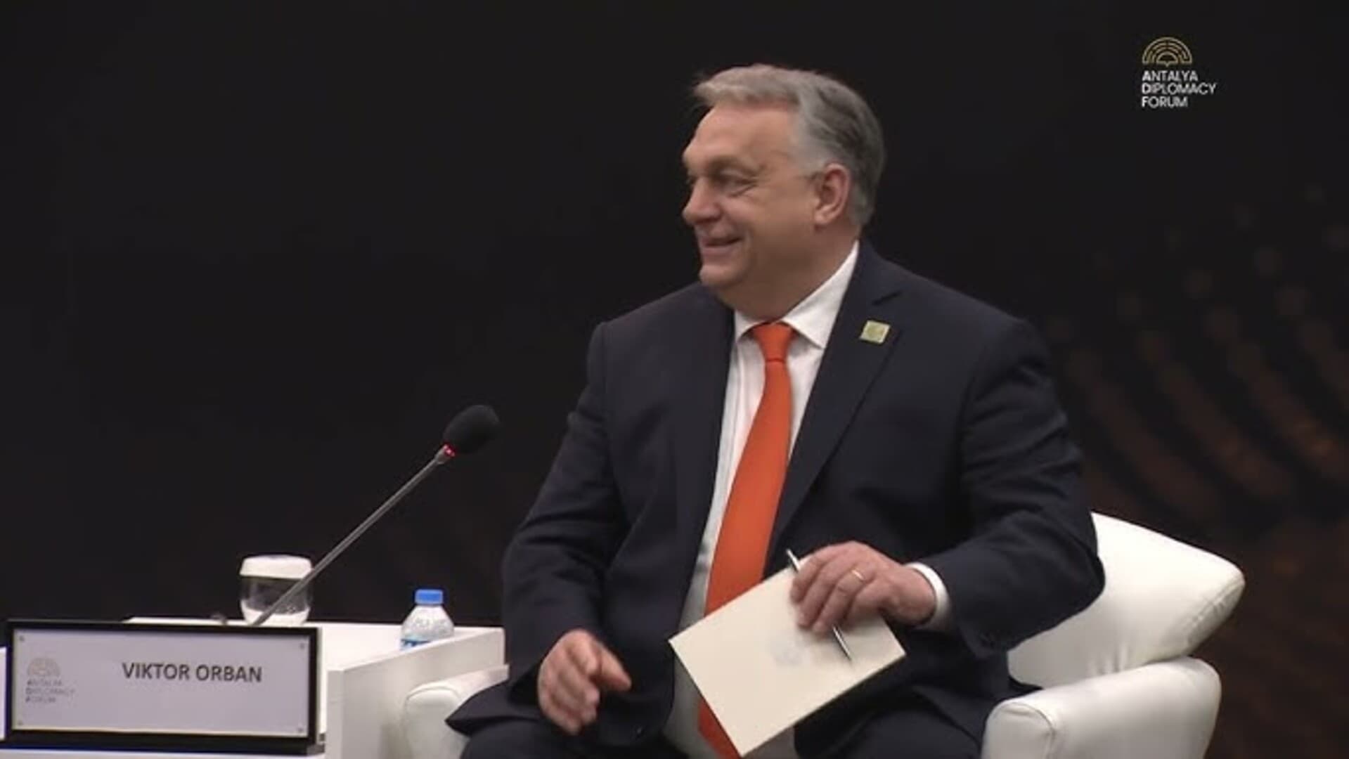 BLIŽI MU SE KRAJ: Viktor Orban u očaju zove Trumpa da dođe u Budimpeštu - slika 1