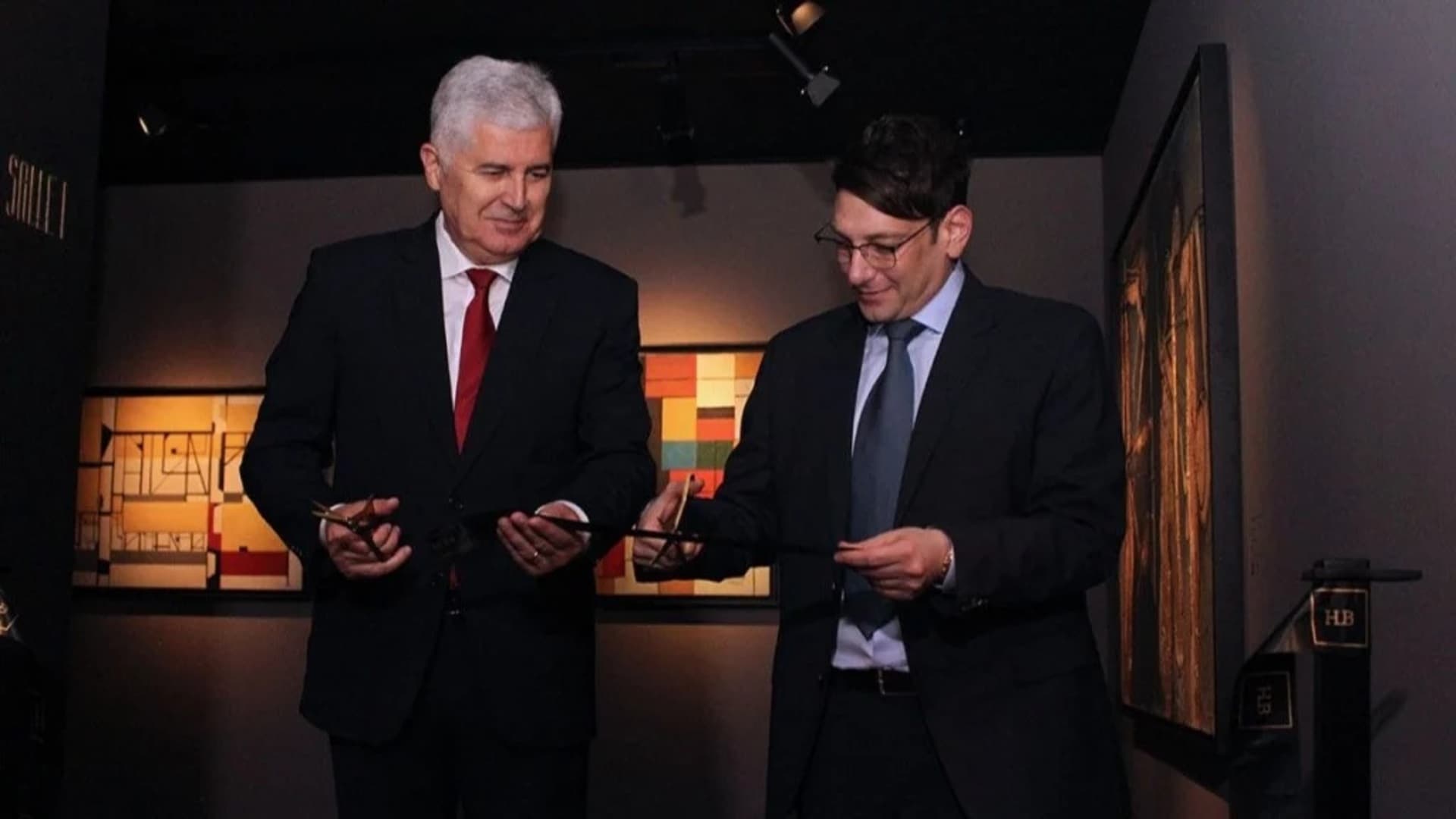 Kabiri puca iz ofsajda. I pogađa! - slika 1