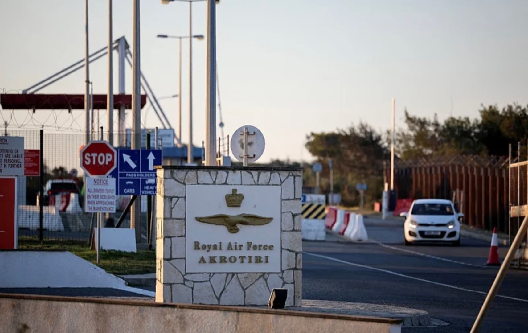 Britanska baza na Kipru napadnuta dronovima: Naređeno izmještanje osoblja - slika 1