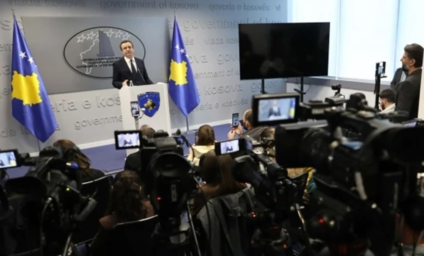 Haos na Kosovu: Predsjednica raspustila Skupštinu, Kurti bjesni - slika 1