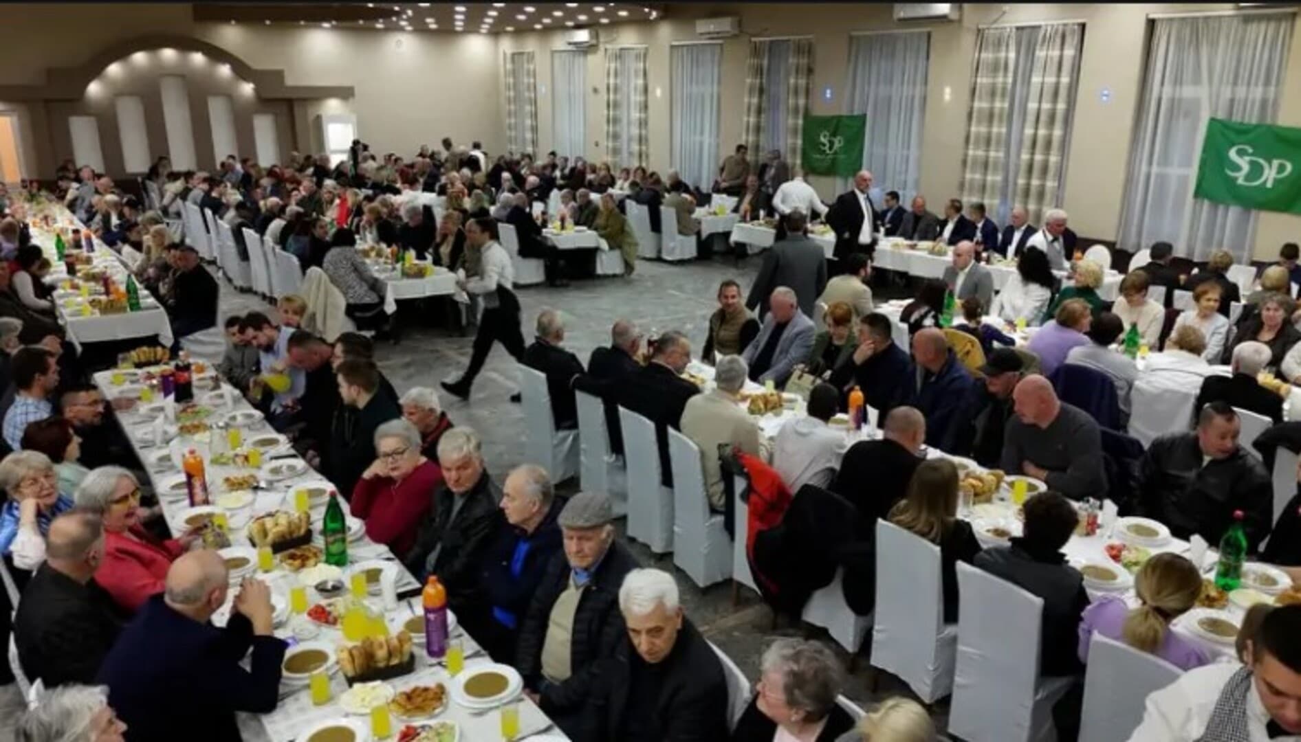 SDP priredio veliki iftar u Priboju za više stotina ljudi - slika 1