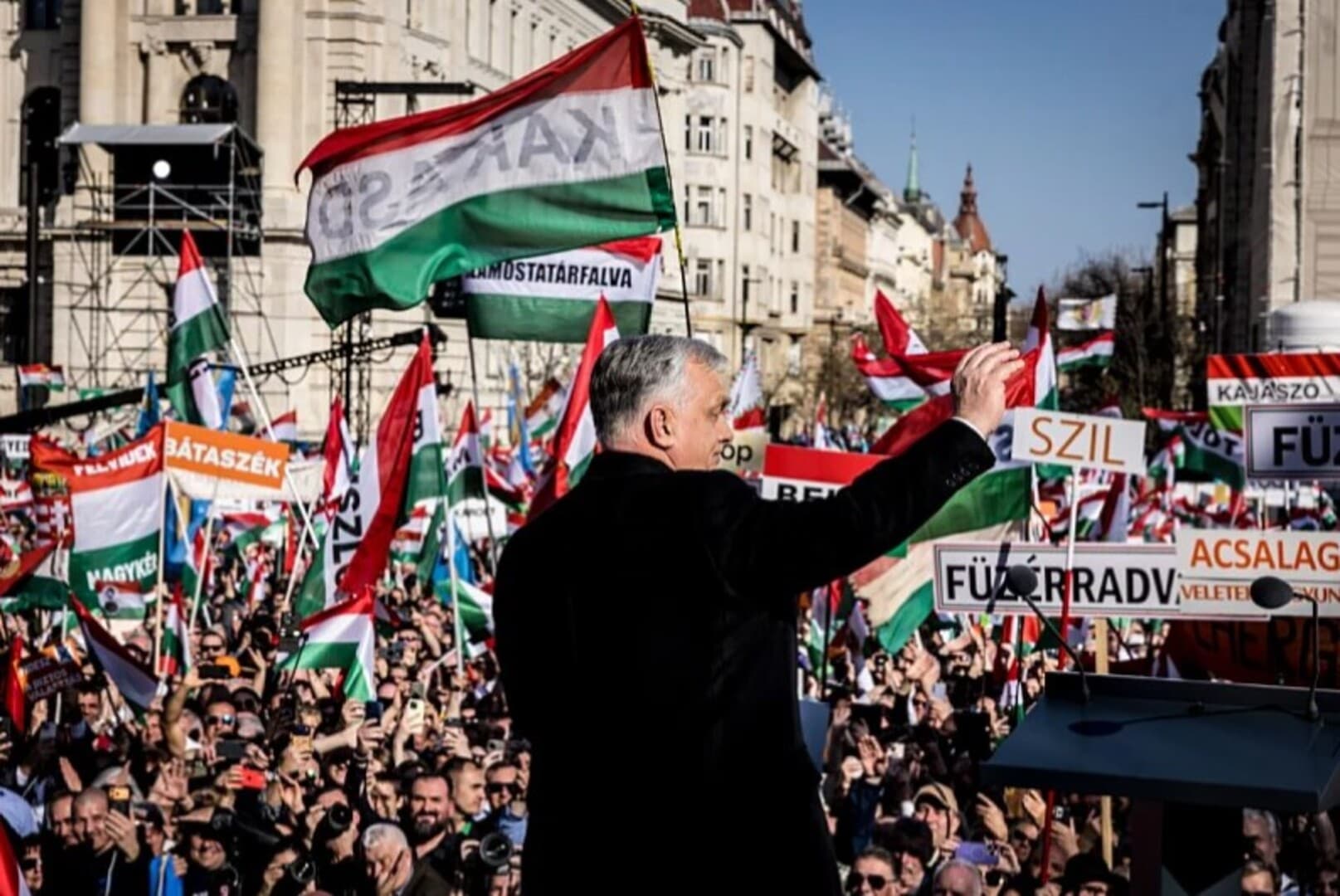 Orban sa skupa u Budimpešti poručio: "Moramo obnoviti antiratni savez" - slika 1