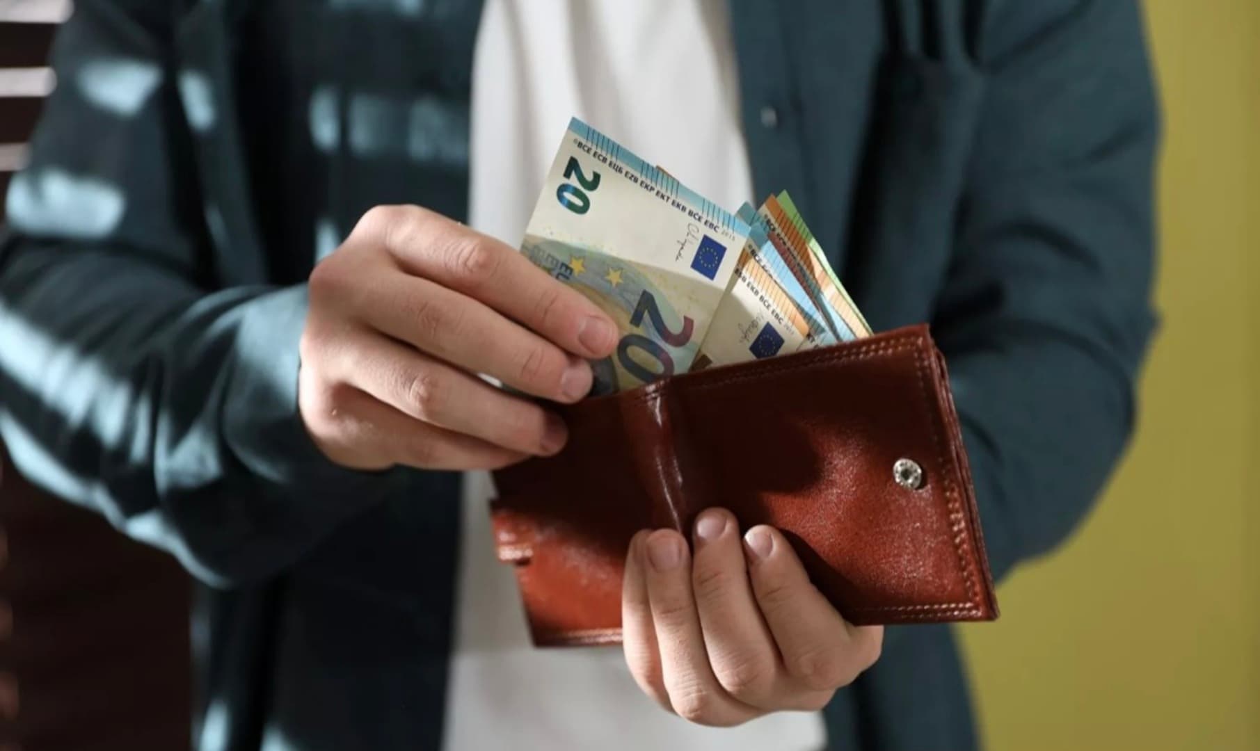 Hrvatska: Prosječna neto plata u januaru bila 1.511 eura - slika 1