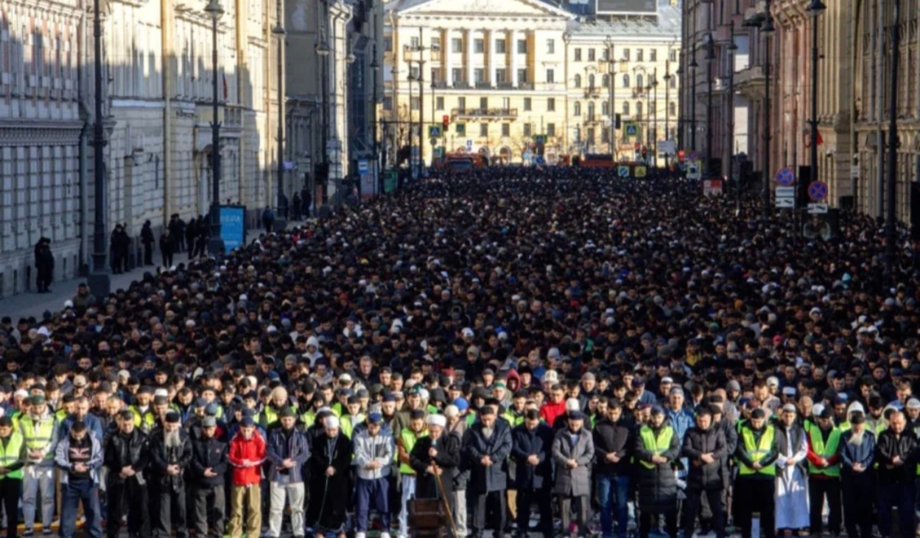 Pogledajte kako je izgledao bajram-namaz u Moskvi - slika 1