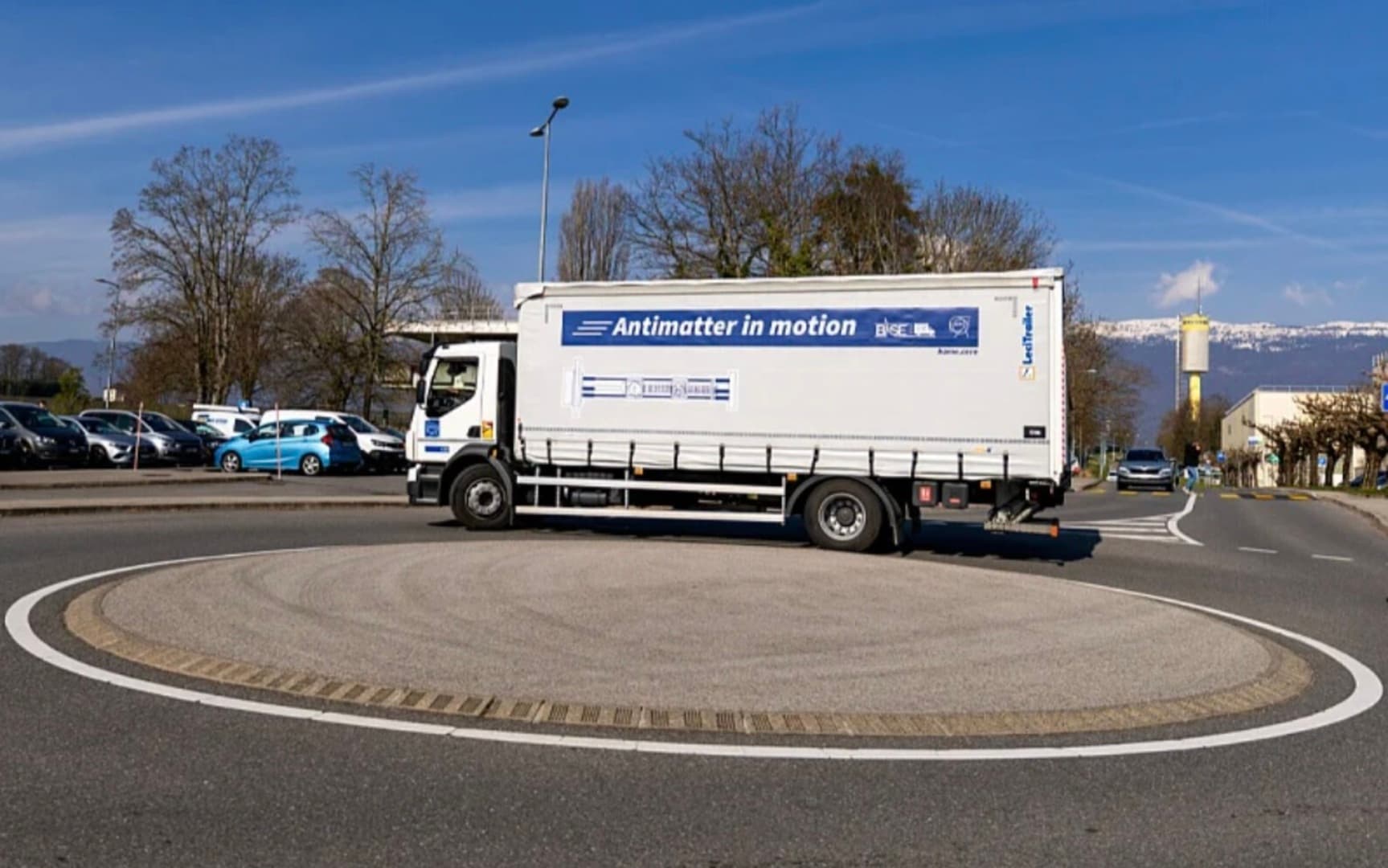 Prvi put izvršen transport najskuplje materije na svijetu - slika 1