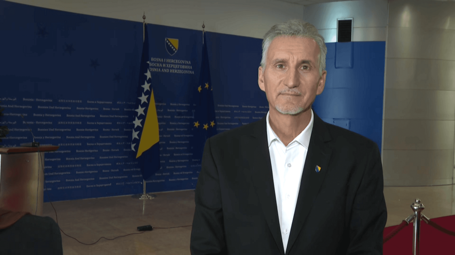 Ademović je odlaskom otvorio vrata za uklanjanje Konakovića - slika 1