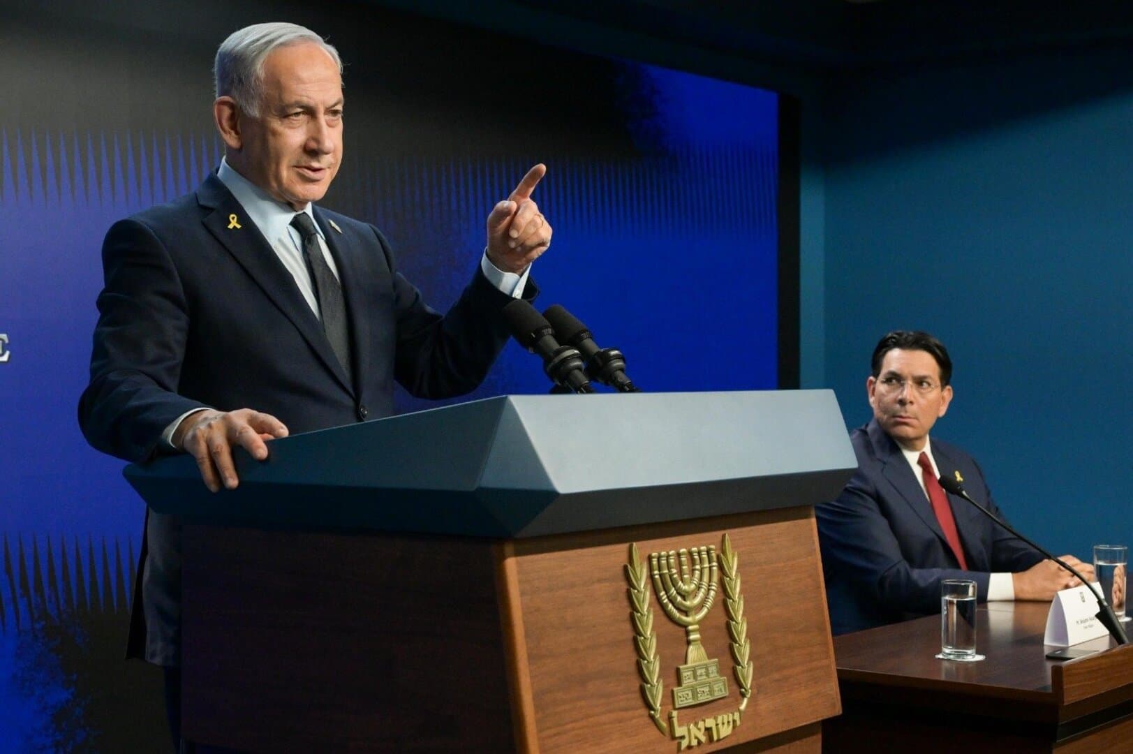 Natenyahuove "dimne bombe" - slika 1