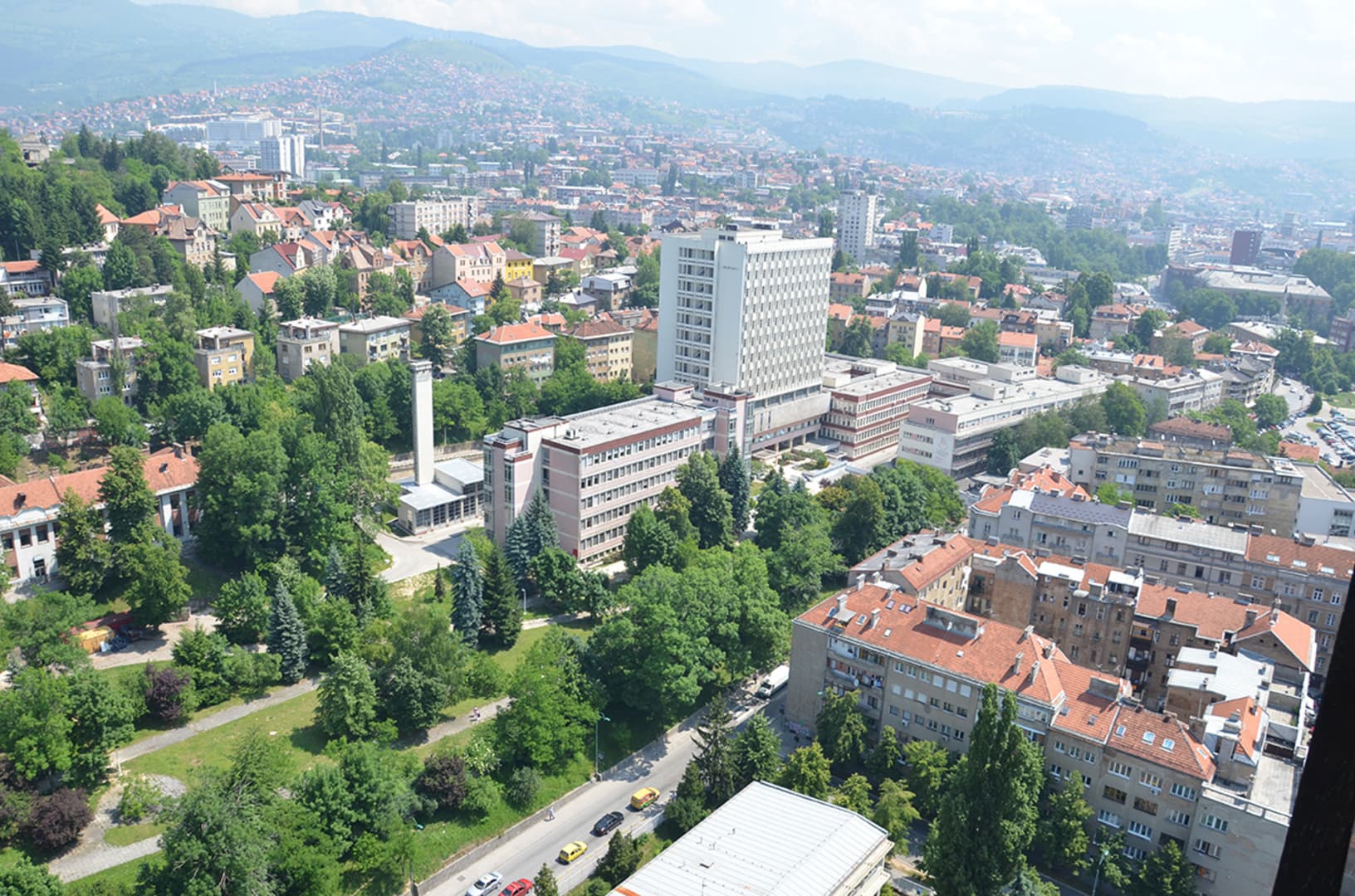 Opća bolnica u Sarajevu zabranila posjete pacijentima, uz jedan izuzetak - slika 1