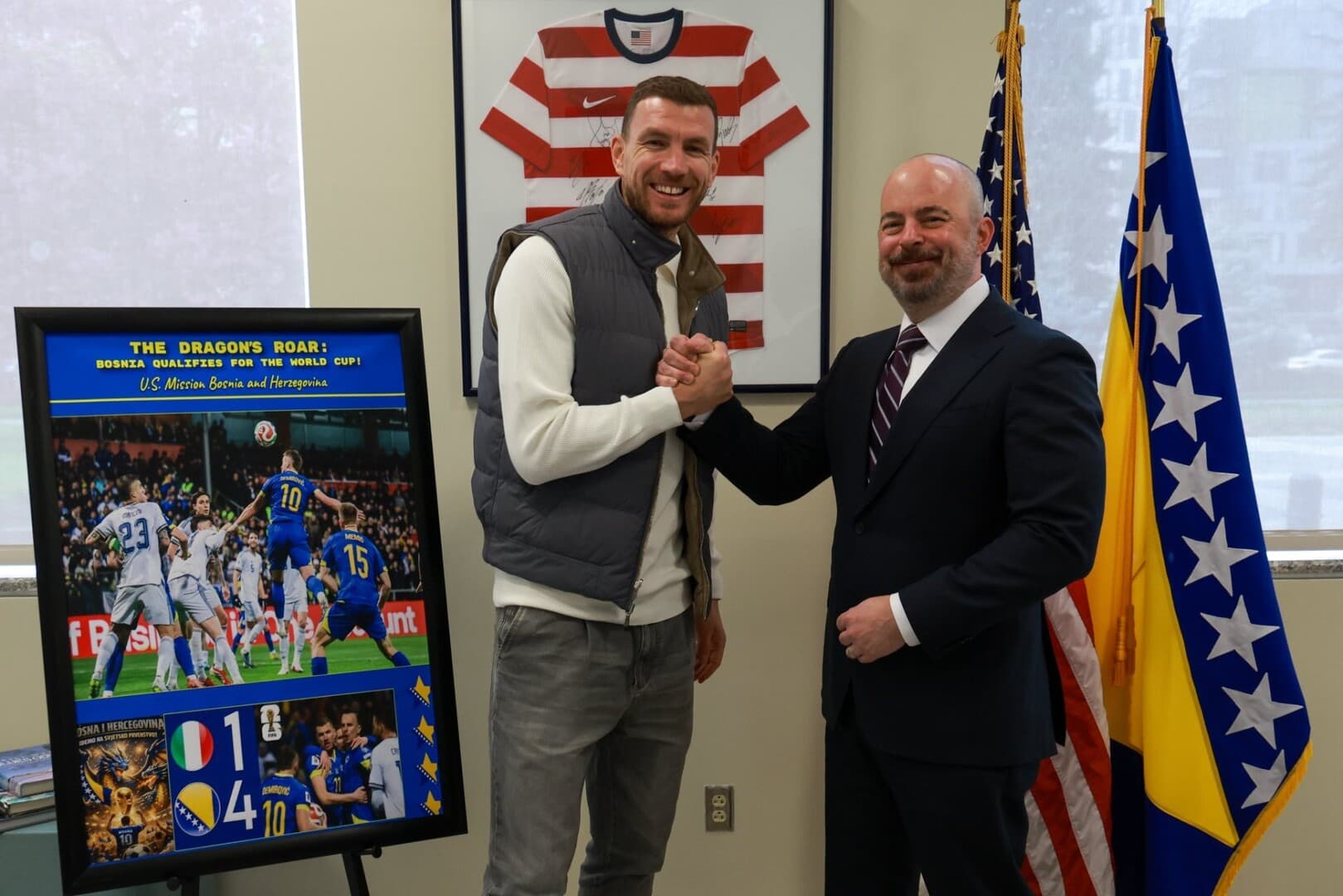 Džeko u Ambasadi SAD: "Haj’mo BiH! Haj’mo SAD!" - slika 1