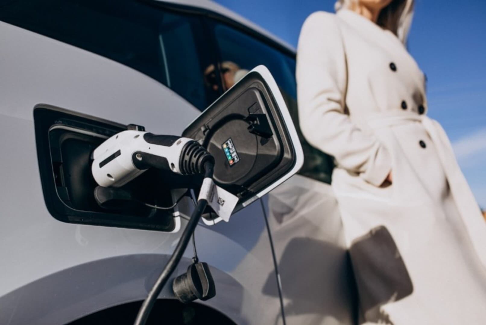 Skupa i nesigurna nafta povećala interes za električne automobile - slika 1