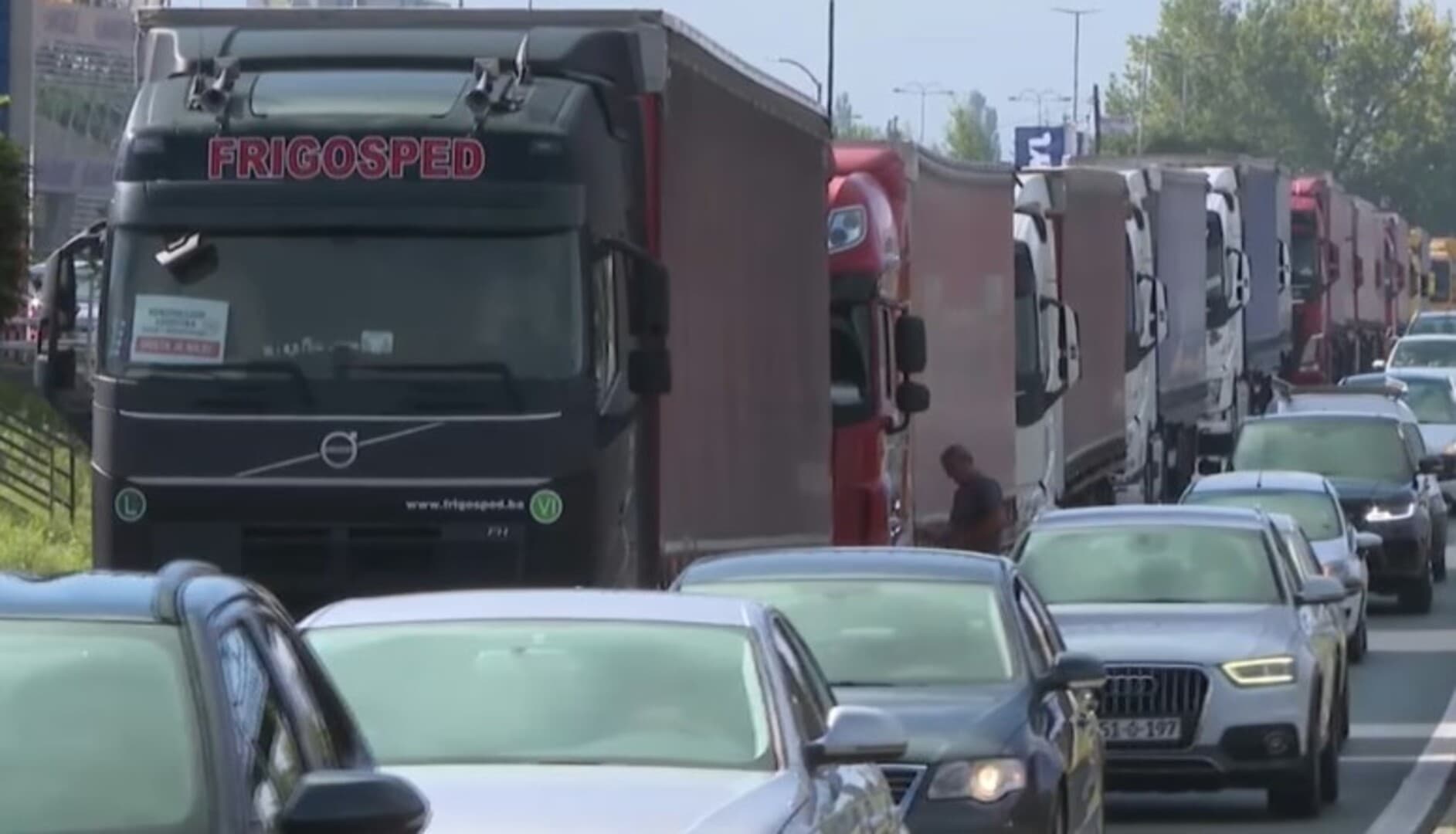 Put ka EU postao noćna mora: Kolone kilometrima, čekanja bez kraja - slika 1