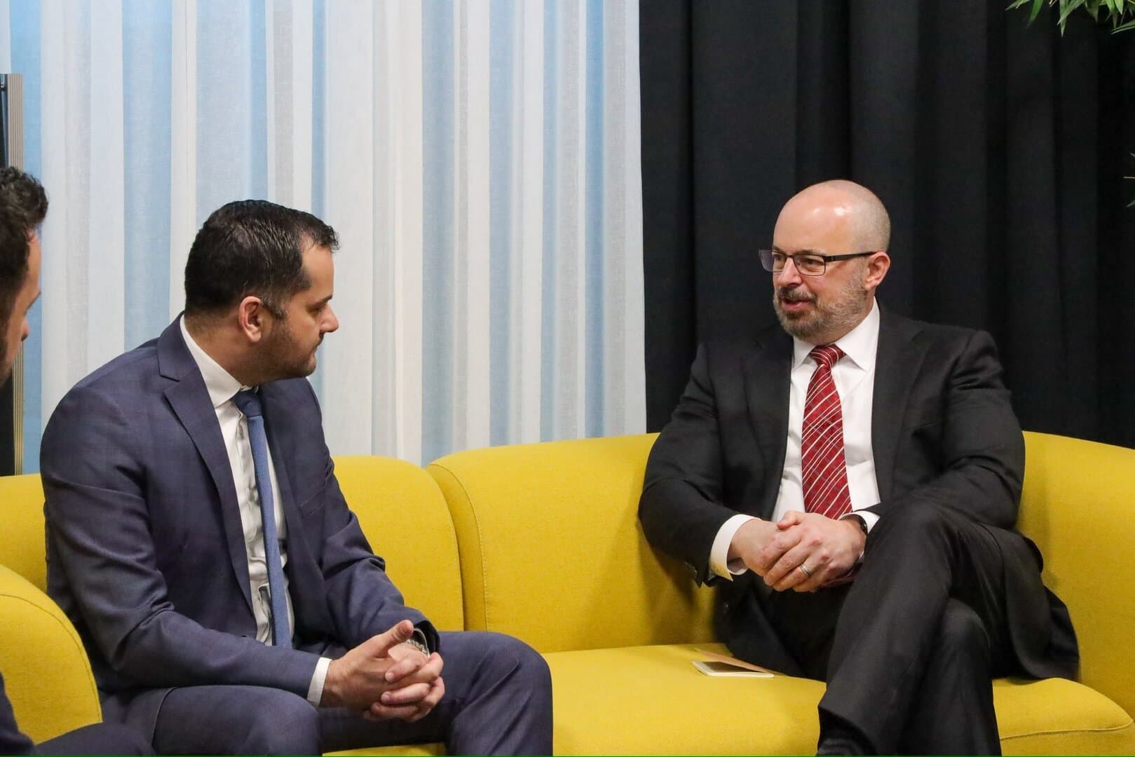 Na red su došli aerodromi: Sastanak Ginkela i Đuzela - slika 1