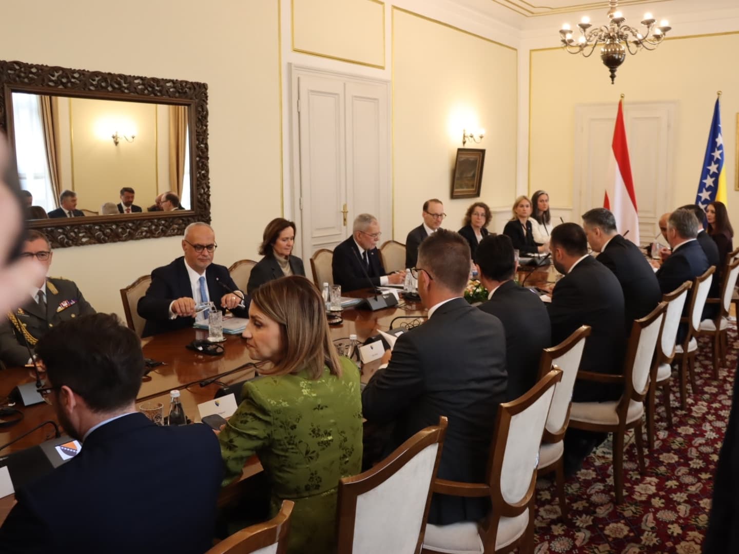 Bećirović i Komšić održali sastanak sa predsjednikom Republike Austrije - slika 1