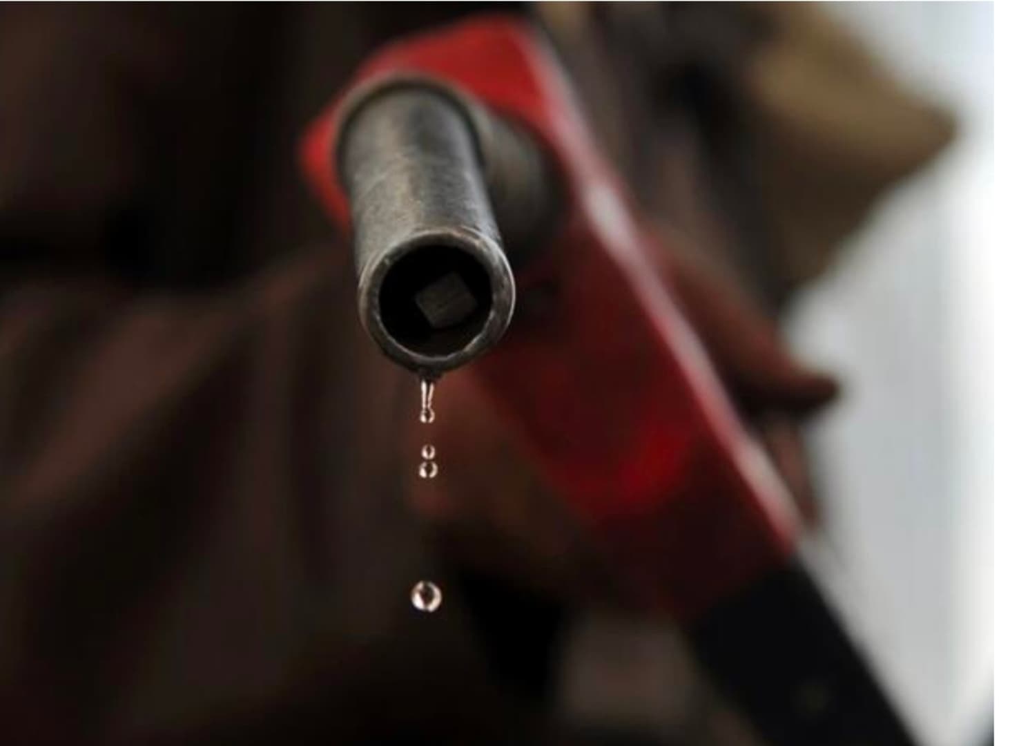 Od početka aprila gorivo skuplje i do 21 fening po litri - slika 1