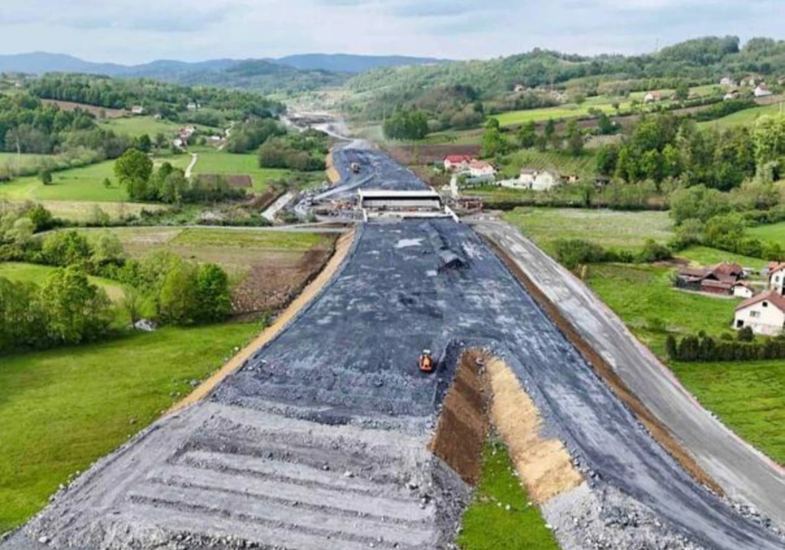 Radnici povučeni: 25 dana nema radova na dionici Medakovo - Ozimice - slika 1