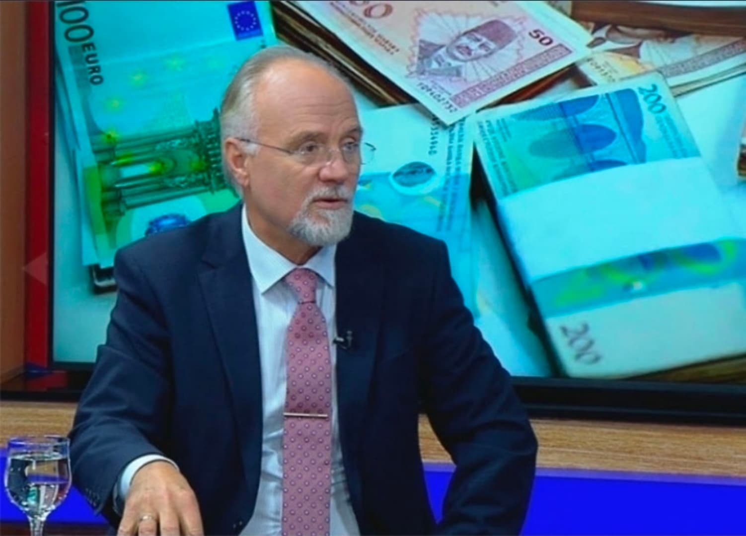 "Odgovor na pitanje zašto SNSD ne da akcize na gorivo leži u prošlogodišnjim milionskim aferama u Rs" - slika 1