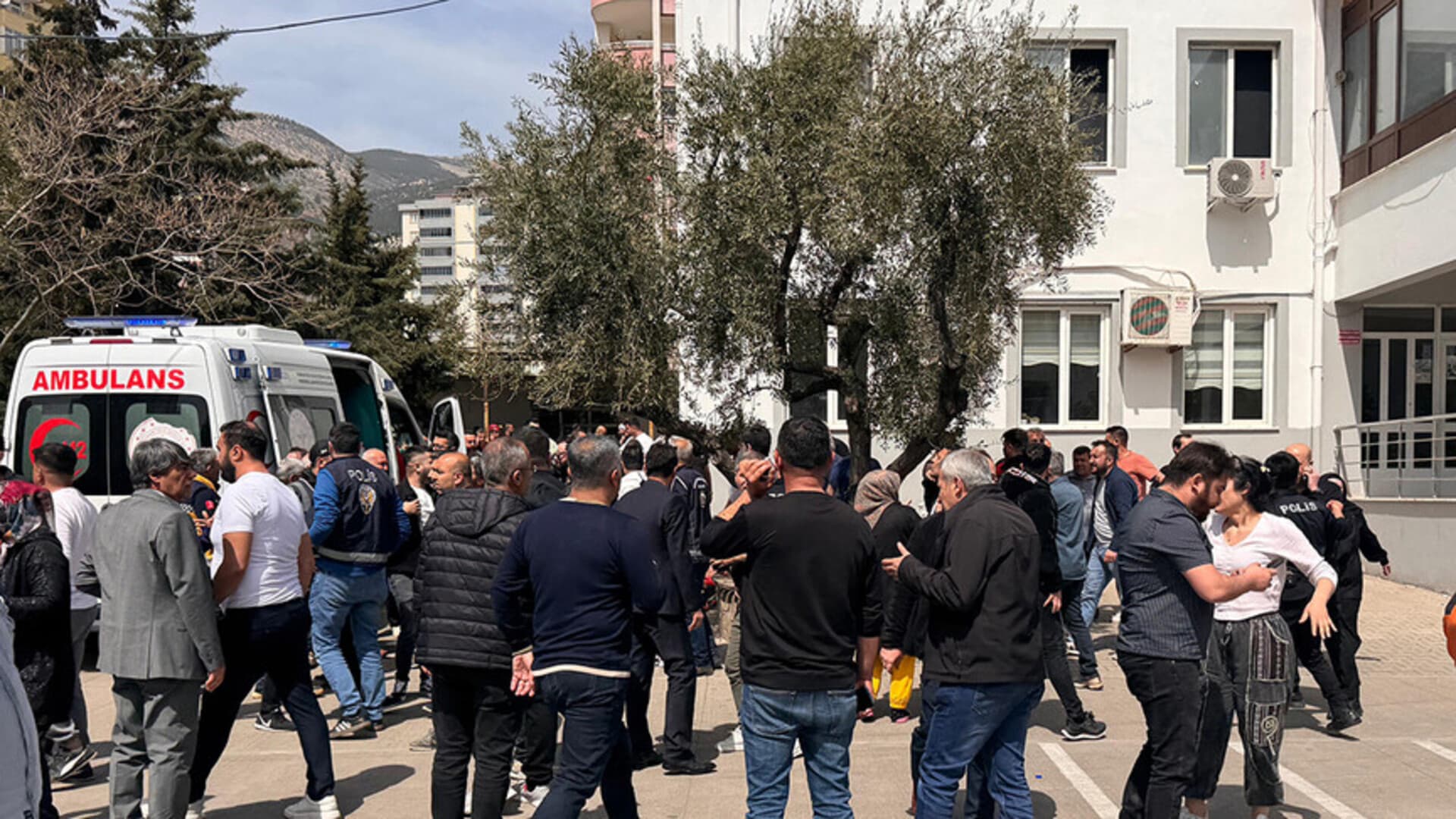 Uhapšeno 67 osoba nakon pucnjave u školi u Turskoj - slika 1