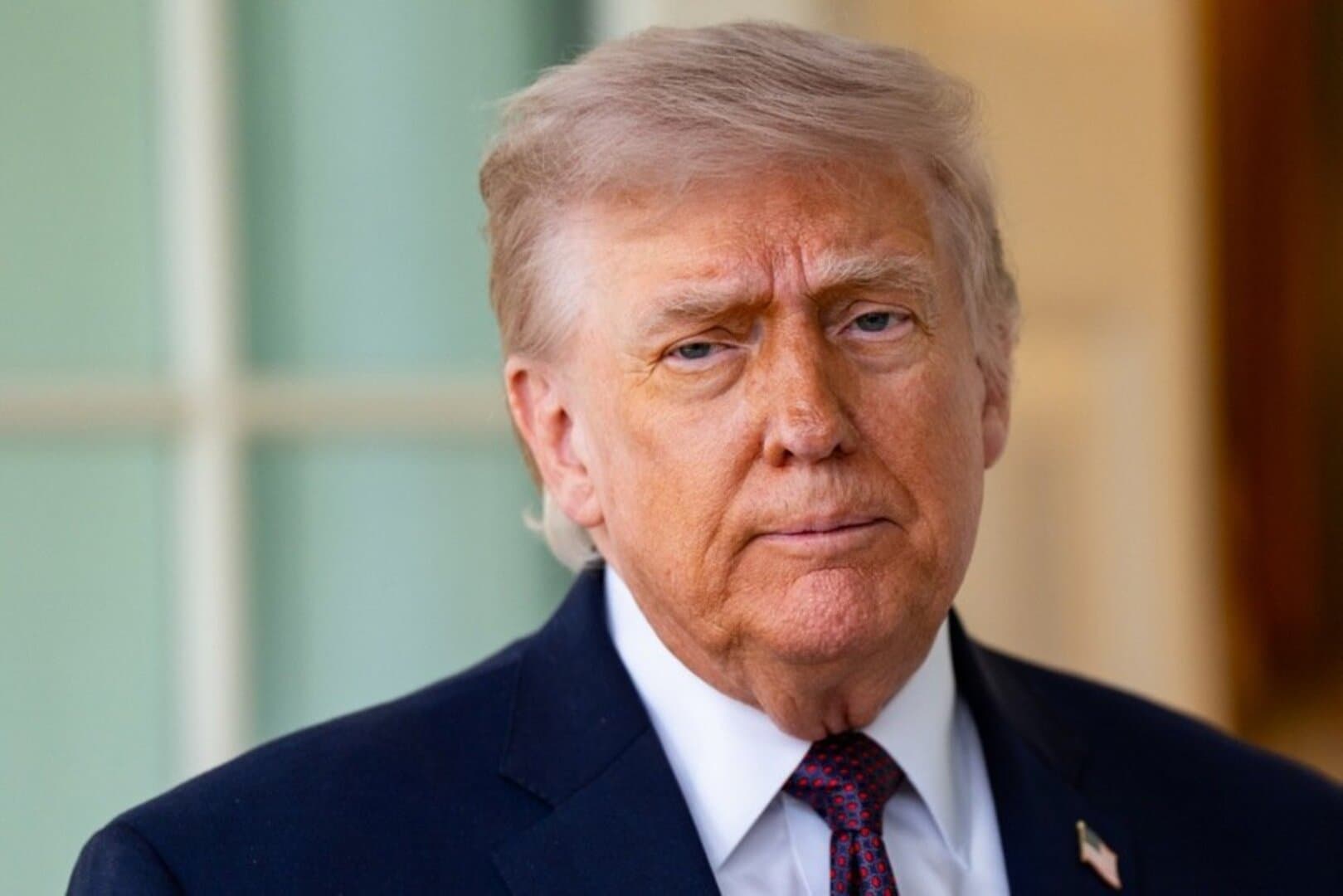 Trump: Morat ćemo opet bacati bombe - slika 1