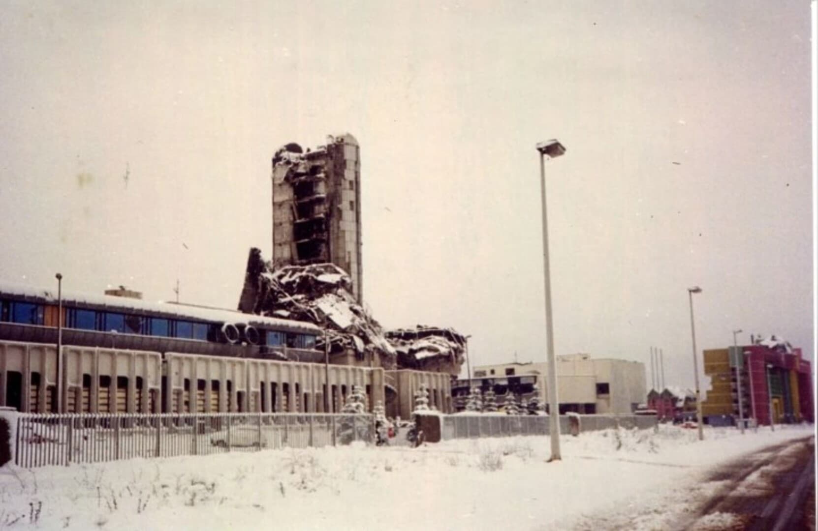 'Sarajevske suze: Razočarenja jednog plavog šljema' - slika 1