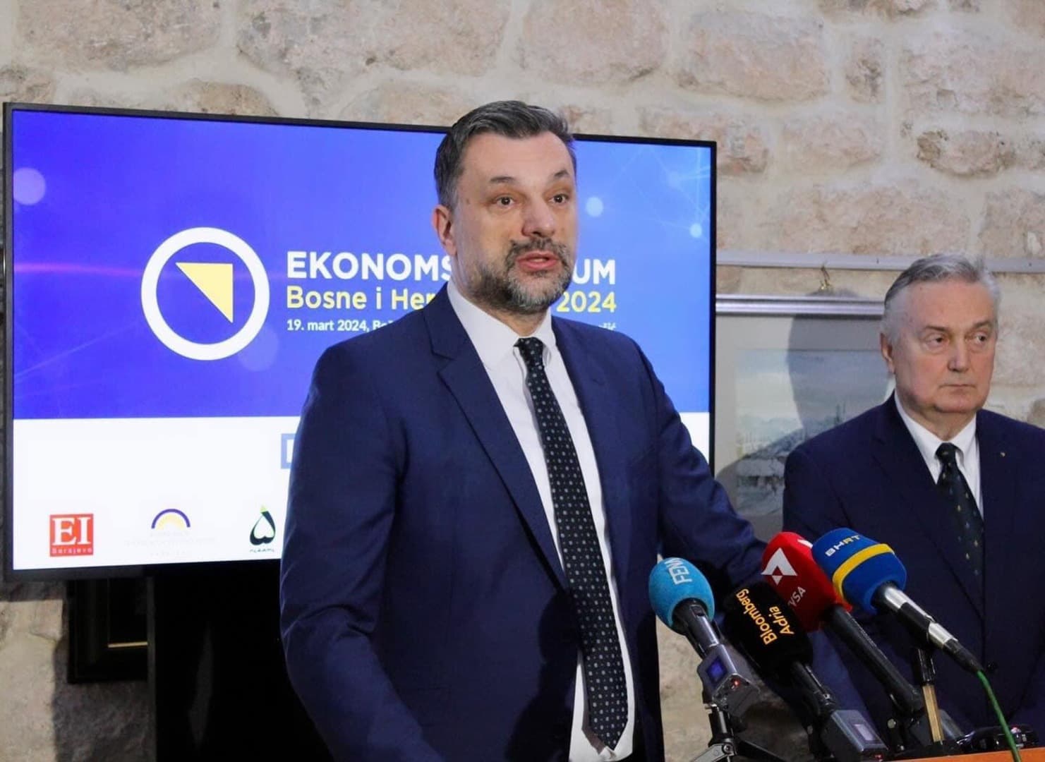 Elmedin Konaković, spin diktator - slika 1