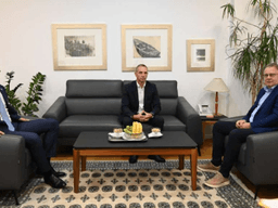 POSKOK pred kolapsom!